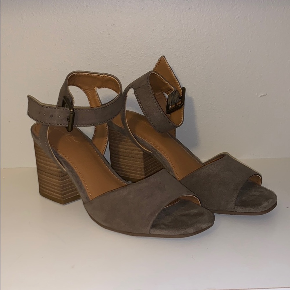 Brown-Taupe Heels